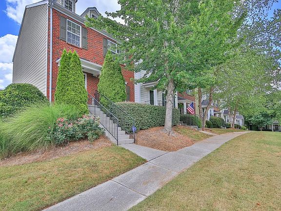 2nd image of 600 Market Place Ln