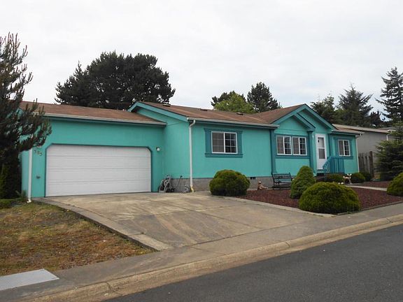 2nd image of 385 SW Double Eagle Dr
