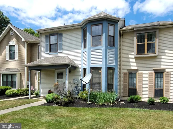 3 Stratton Ct, Robbinsville, NJ 08691