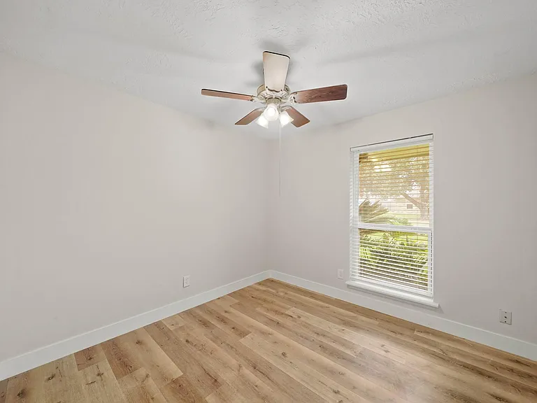 19211 Haystream Dr — Photo 15