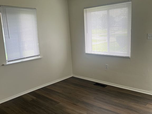 2nd image of 1115 Troy St APT 1