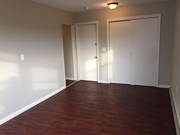3rd image of 39 Seaview Ave APT 2B