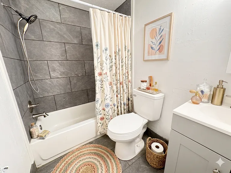 1133 Dixon Dr — Photo 6
