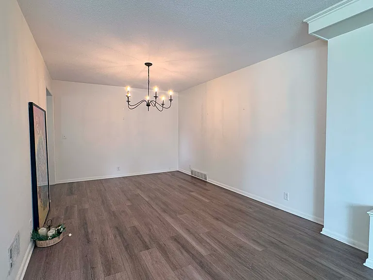 9012 Pacific St — Photo 11