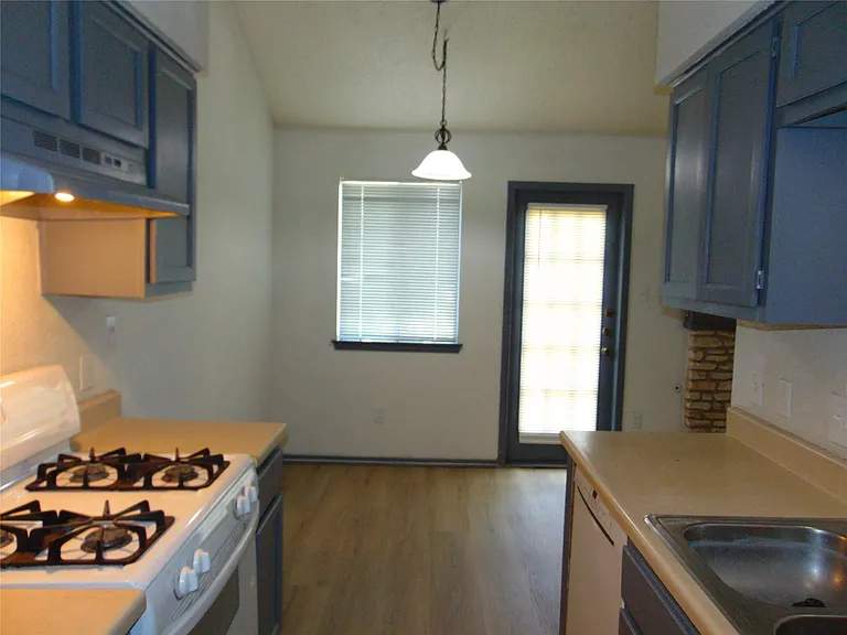 508 Burlwood Ct — Photo 7