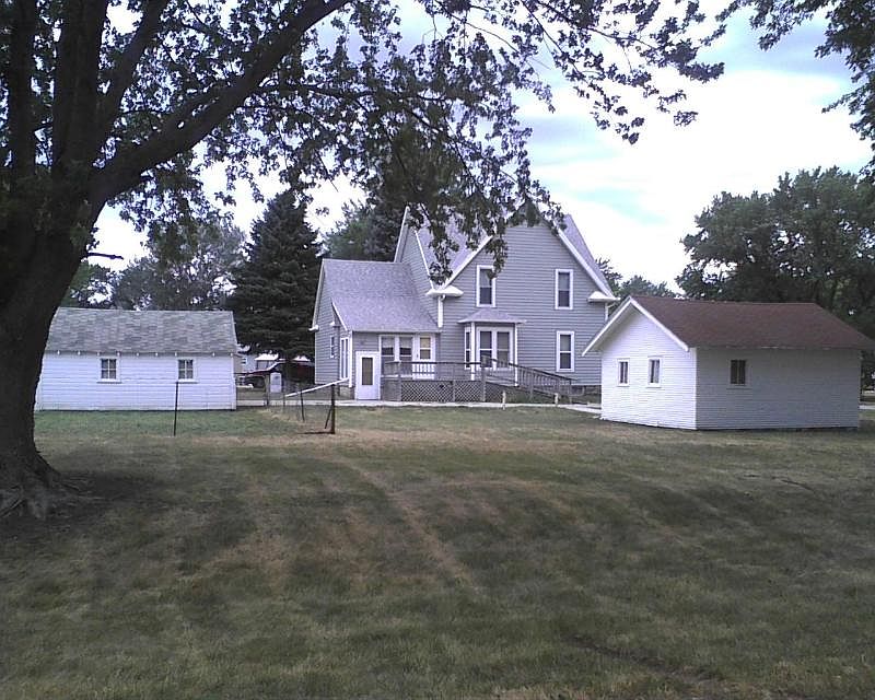 2nd image of 309 E Birch St