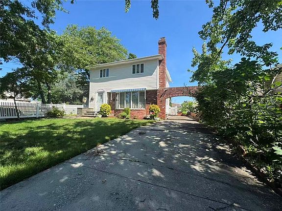 3rd image of 175 Thomas St