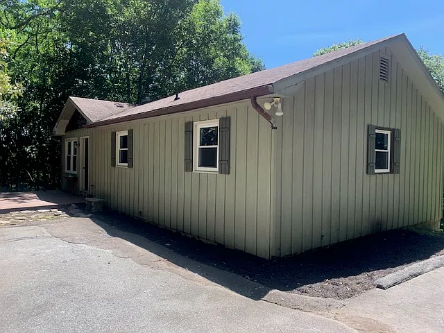 3 bed, 1050 sqft, $2,250 — Photo 3