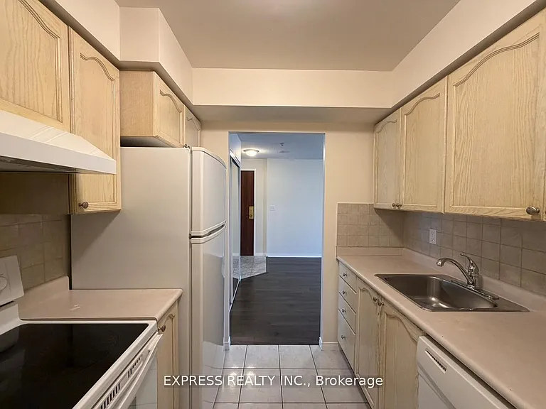 1 Pemberton Ave #1009 — Photo 8