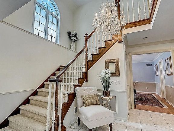 4th image of 10140 N Vintage Ct