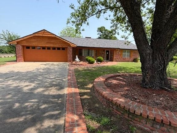 3rd image of 202 Sooner Rd