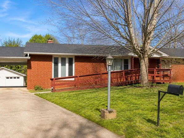 108 Printwood Dr, Dickson, TN 37055
