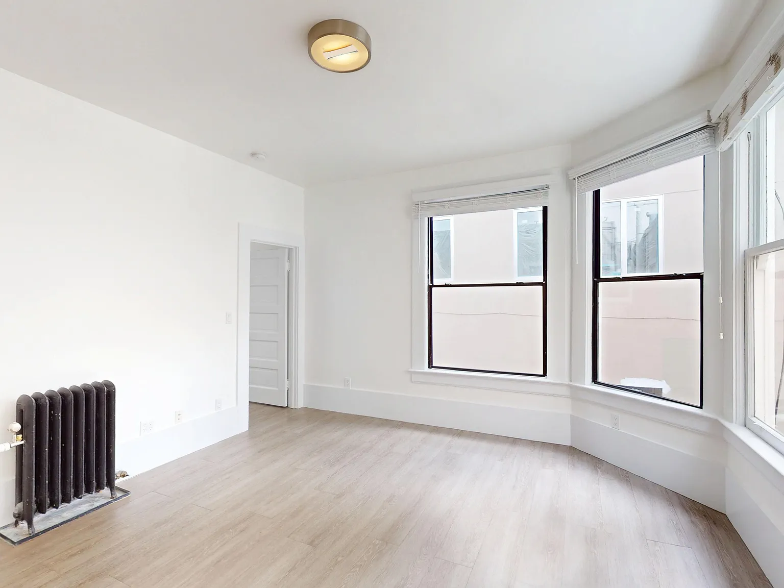 Bright 1BR with In-Unit Laundry in Russian Hill | Pet Friendly — Photo 4