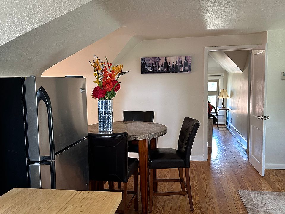 1st image of 101 N Logan St APT 3