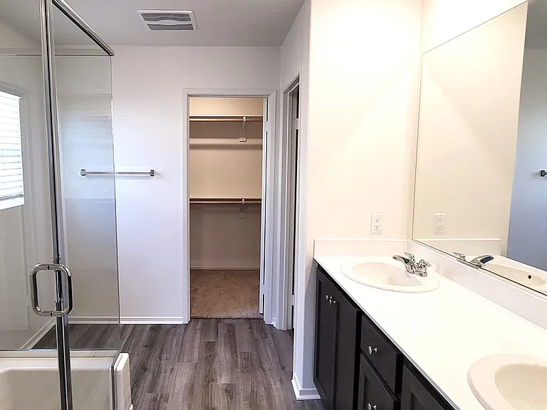 1238 Allegiance Ave — Photo 4