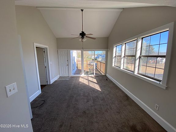 4th image of 1008 Stewart Avenue