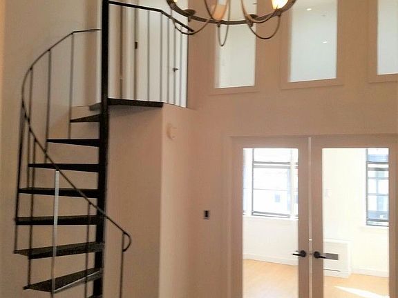 2nd image of 1518 Gates Ave #3RR