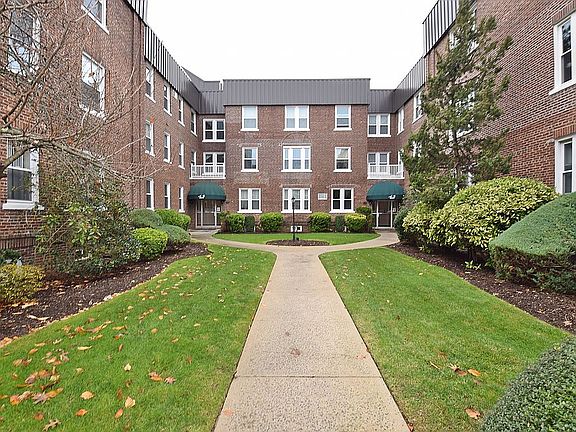 2nd image of 185 Atlantic Ave APT C7