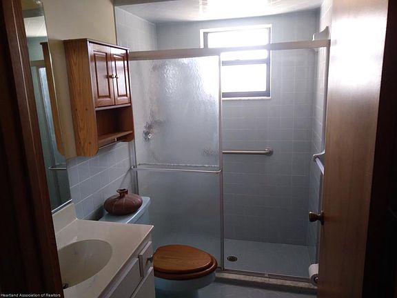 4th image of 1542 Churchill St