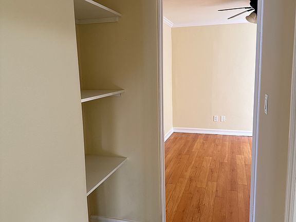 4th image of 5726 Satsuma Ave