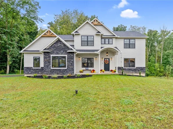 2020 Rubicon Rd, Baldwinsville, NY 13027