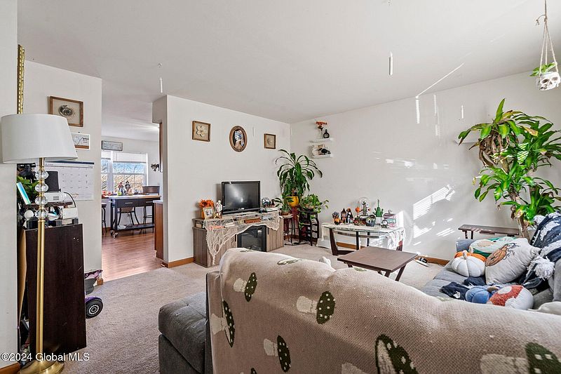 4th image of 617-619 1st Avenue