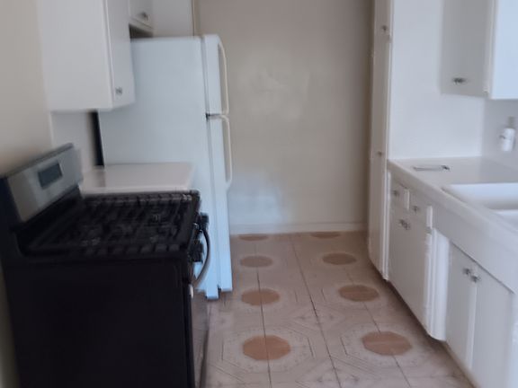 2nd image of 72 N Parkwood Ave