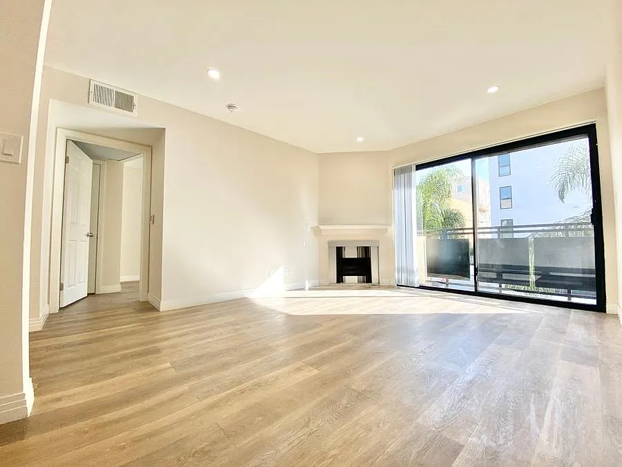 Hyde Park Apts — Photo 3