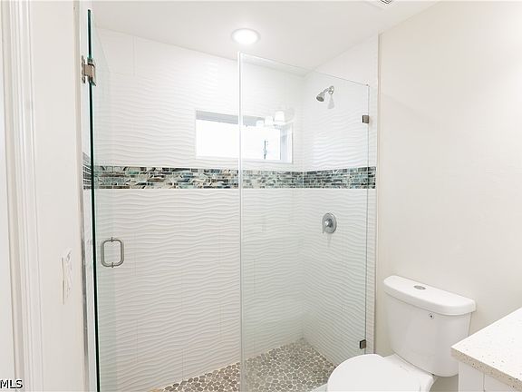 5th image of 4551 21st St SW