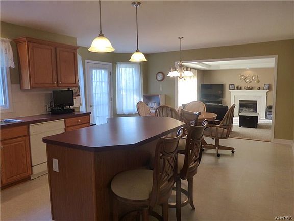 5th image of 154 Westgate Blvd
