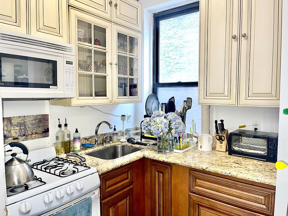 1st image of 211 W 88th St APT 3B