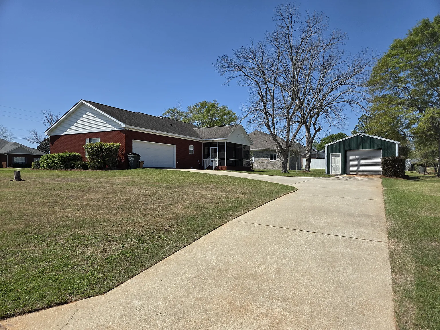 3 bed, 1859 sqft, $2,000 — Photo 2