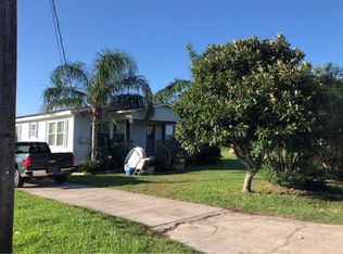11845 Ostermeyer Rd, Galveston, TX 77554