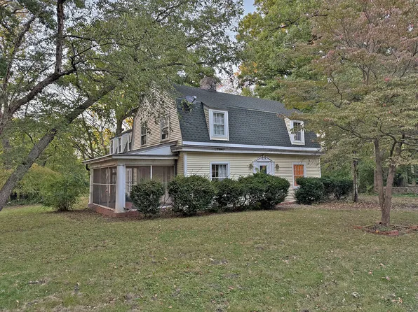 110 W Bluff St, Streator, IL 61364