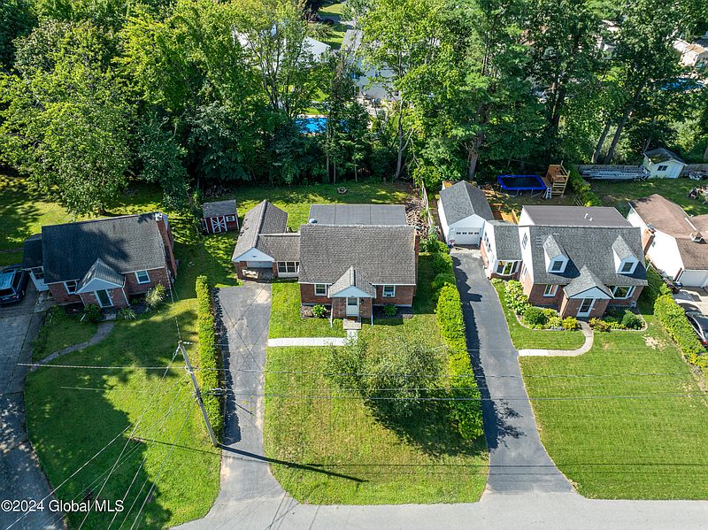 4th image of 119 Vaughn Drive