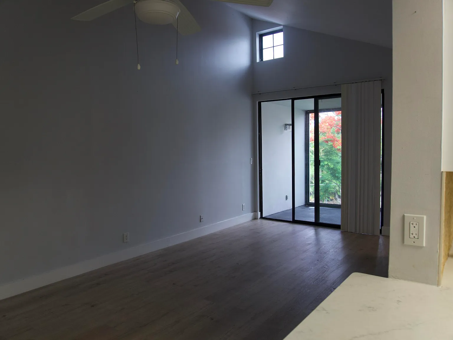 2 bed, 2.0 bath, 890 sqft, $1,890 — Photo 3