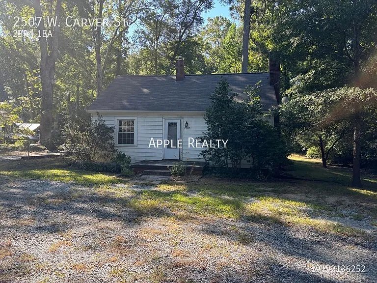2507 W Carver St — Photo 1