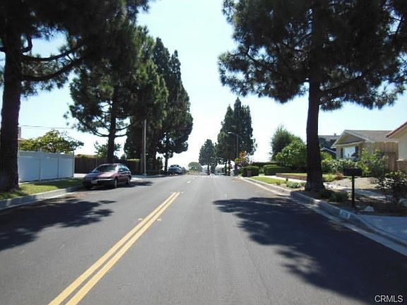 3rd image of 27665 Longhill Dr