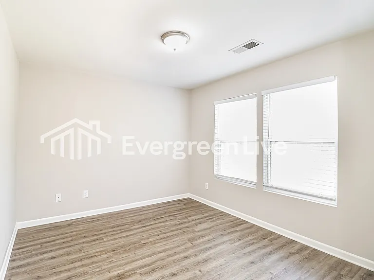 1041 Joselynn Dr — Photo 7