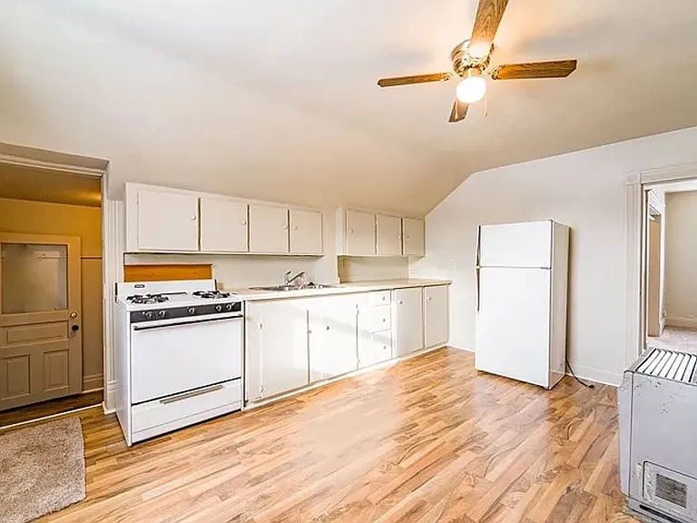629 Park Ave — Photo 4