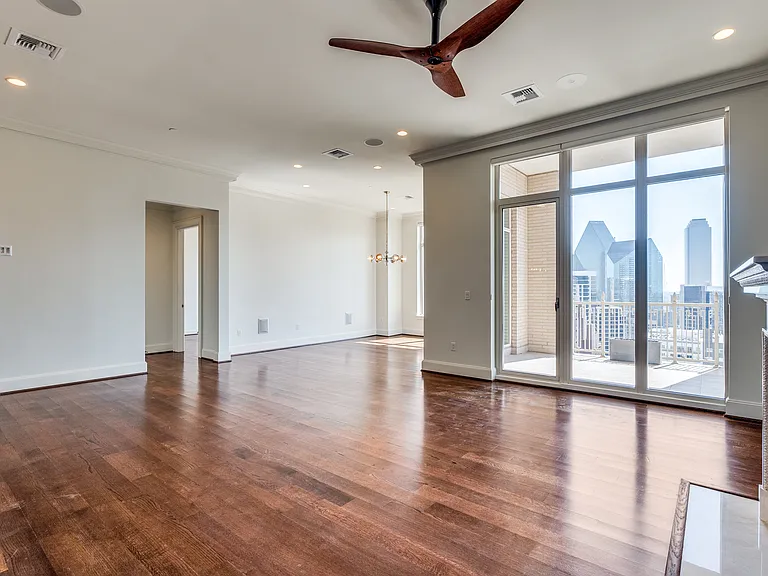 2555 N Pearl St #2001 — Photo 17