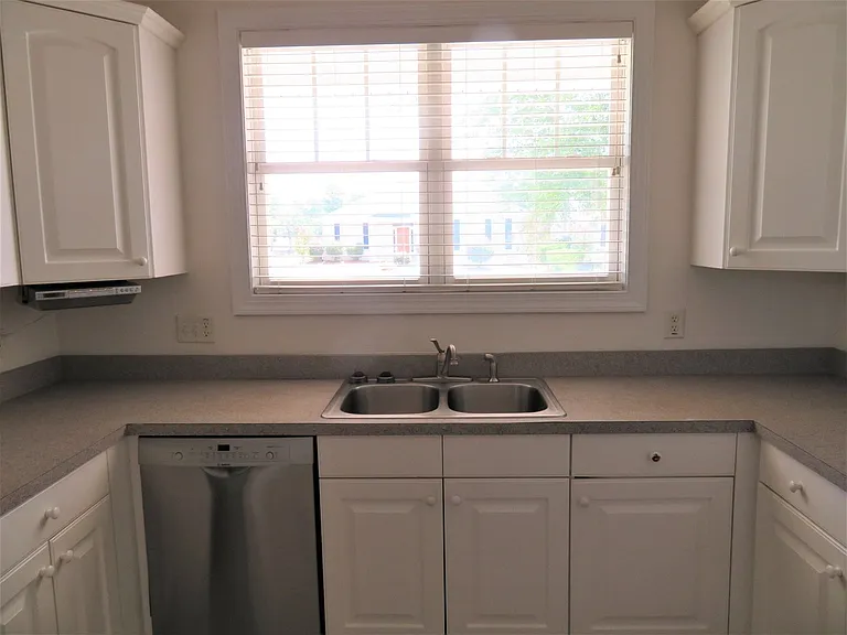 1023 Garden Club Way — Photo 8
