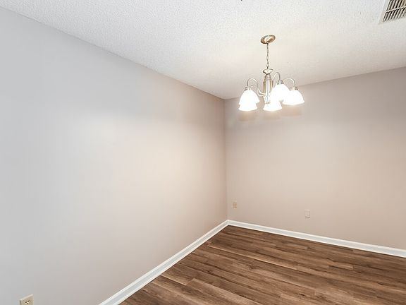 5th image of 3212 Trishas Ct
