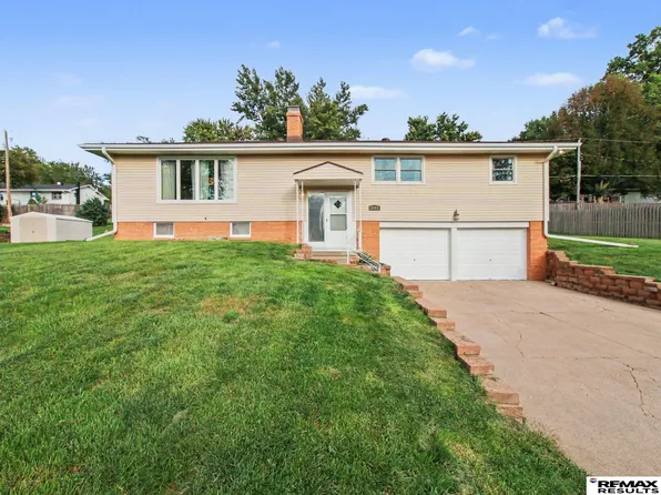 3013 S 107th St, Omaha, NE 68124