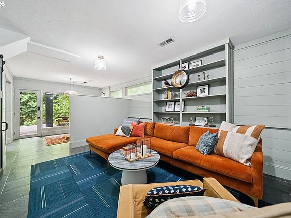 5th image of 2453 Marylhurst Dr