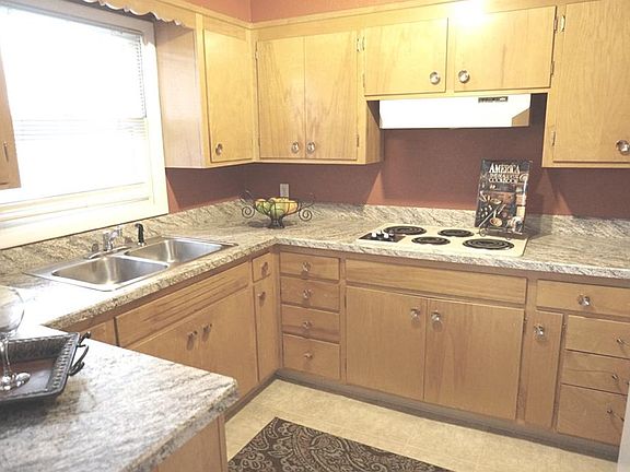 5th image of 2103 Brentwood Ln