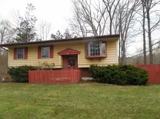 5186 Albany Post Rd, Staatsburg, NY 12580