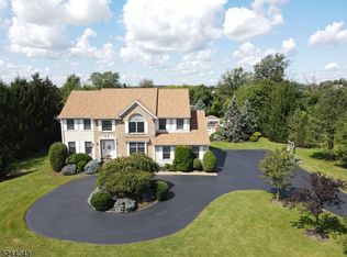 14 Norz Dr, Hillsborough, NJ 08844