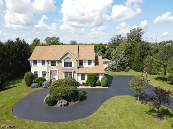 14 Norz Dr, Hillsborough Twp., NJ 08844