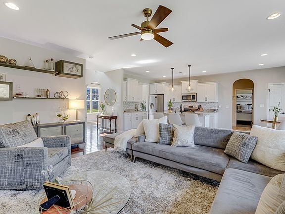 3rd image of 8919 Highbury Way